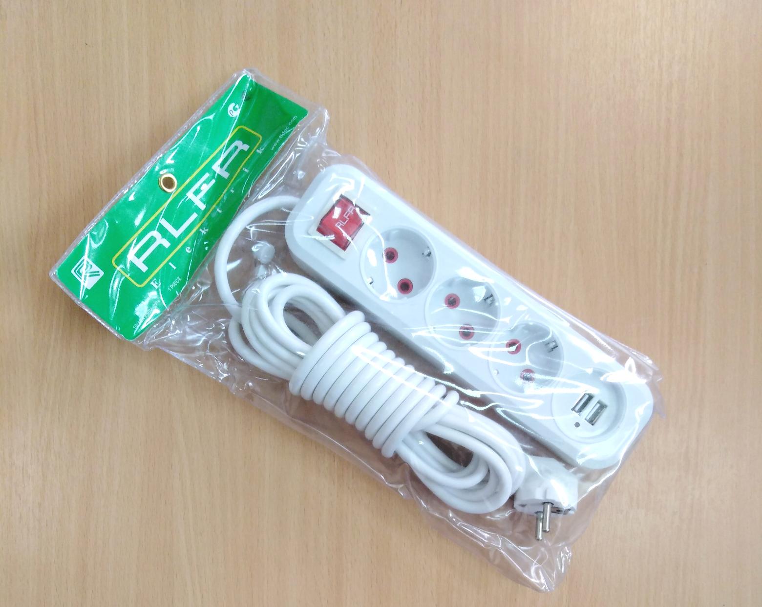 Удлинитель с тремя гнезд и с разъемом для USB-кабеля 3м (с кнопкой) BH-50118 (60шт)