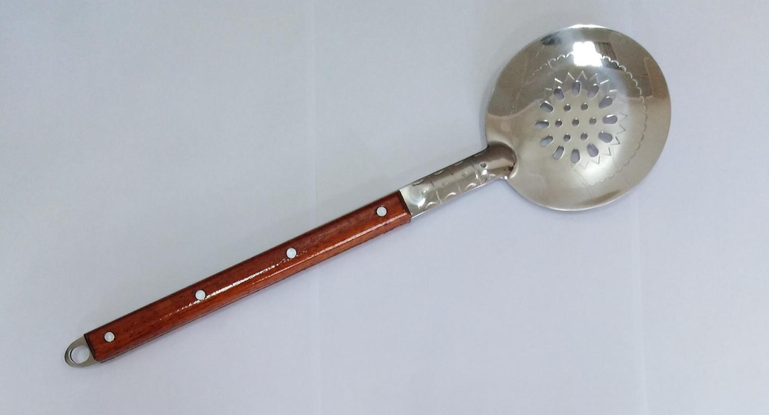 Шумовка кухонная с деревянной ручкой  BH-A8-43 (120шт)